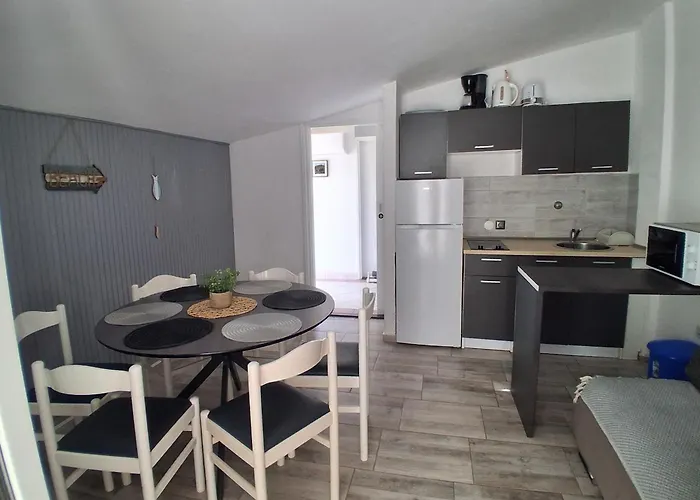 Апартаменты By The Sea Povljana, Pag - 17222 *